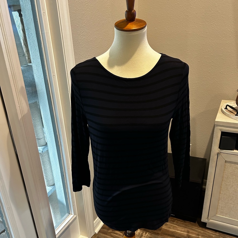 Tahari 3/4 sleeve T-shirt